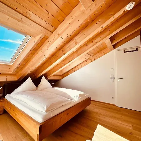 Apartment Alpenglueck Garmisch, Attic Garmisch-Partenkirchen
