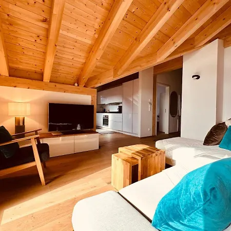 Alpenglueck Garmisch, Attic Apartment *